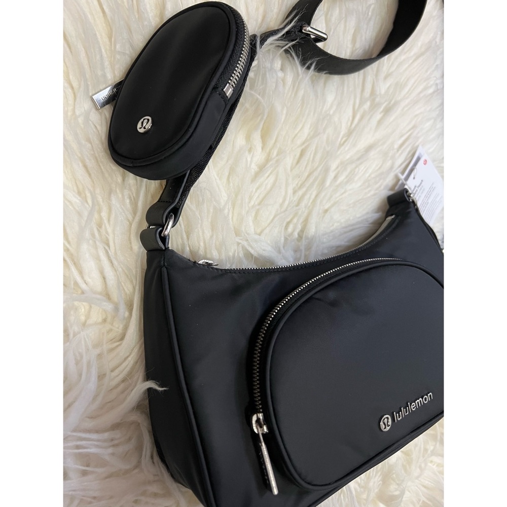 Lululemon crossbody with nano pouch in color black
RARE AND BRAND NEW - Picture 4 of 6